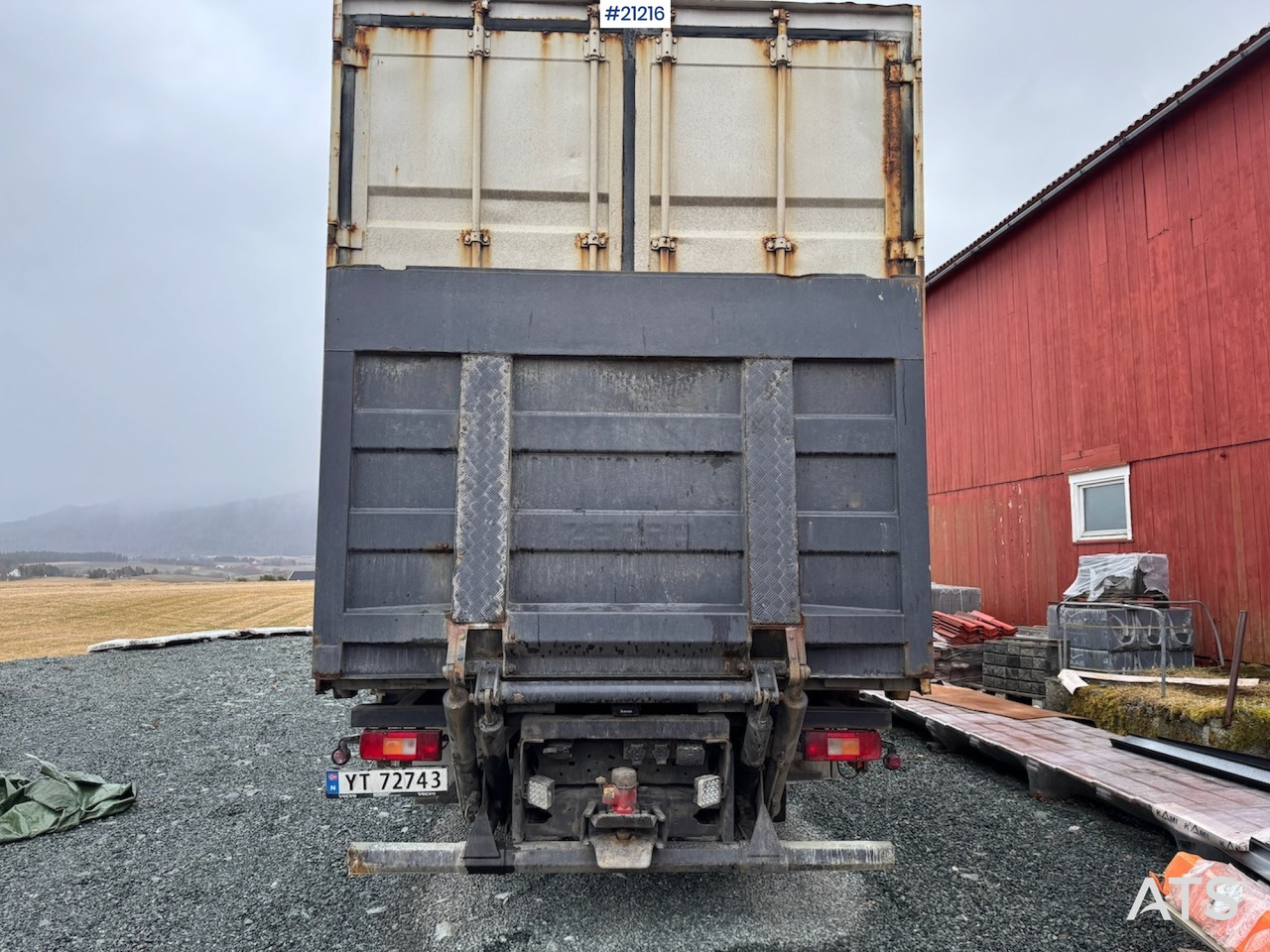 Volvo FM9 - Dobozos felépítményű teherautó: 5 kép. Volvo FM9 - Dobozos felépítményű teherautó: 5 kép.