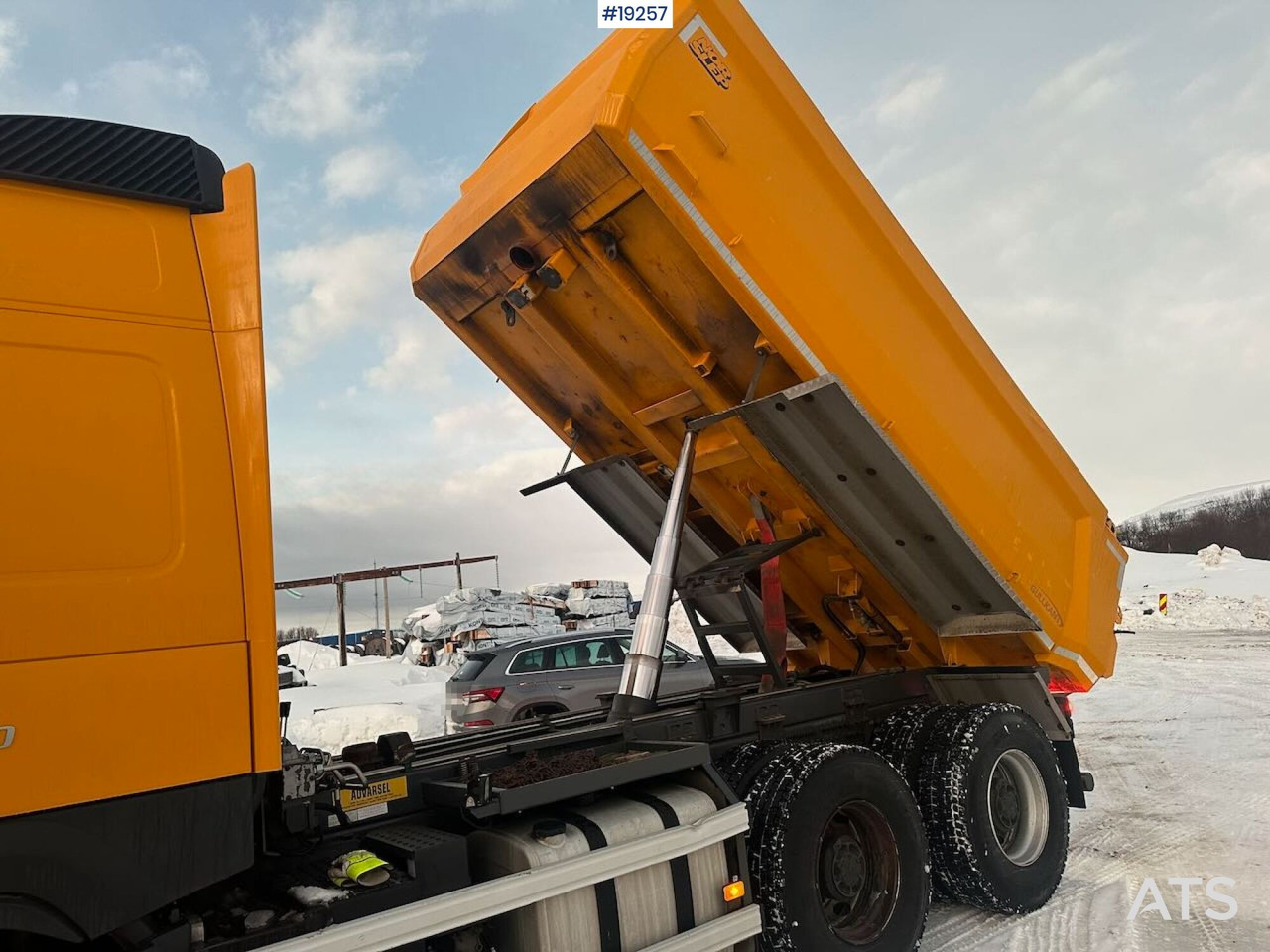 Billenőplatós teherautó Volvo FMX 540: 19 kép.