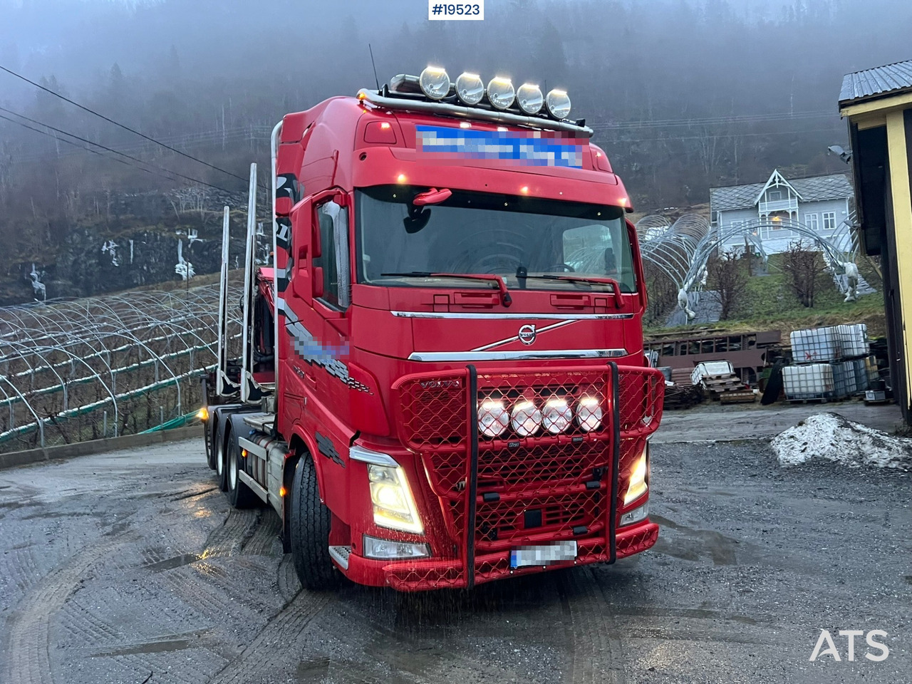 Volvo Fh540 8x4 Tømmerbil m/ 2016 M110L80 Palfinger krane og tømmerklype - Rönkszállító teherautó: 4 kép. Volvo Fh540 8x4 Tømmerbil m/ 2016 M110L80 Palfinger krane og tømmerklype - Rönkszállító teherautó: 4 kép.
