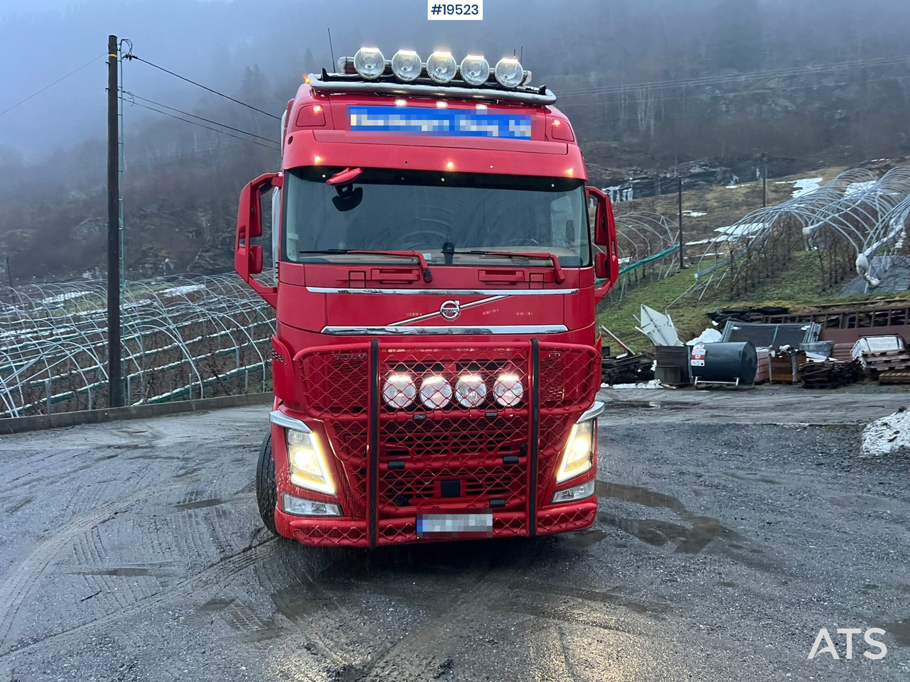 Volvo Fh540 8x4 Tømmerbil m/ 2016 M110L80 Palfinger krane og tømmerklype - Rönkszállító teherautó: 3 kép. Volvo Fh540 8x4 Tømmerbil m/ 2016 M110L80 Palfinger krane og tømmerklype - Rönkszállító teherautó: 3 kép.