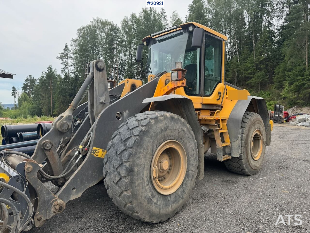 Volvo L110F - Gumikerekes homlokrakodó: 1 kép. Volvo L110F - Gumikerekes homlokrakodó: 1 kép.
