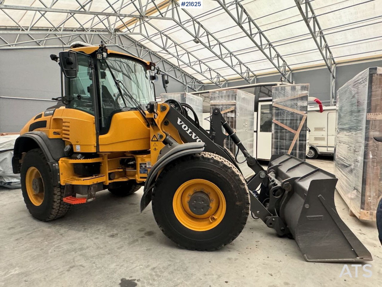 Volvo L45H Hjullaster m/ mye utstyr! kun 103 timer - Gumikerekes homlokrakodó: 2 kép. Volvo L45H Hjullaster m/ mye utstyr! kun 103 timer - Gumikerekes homlokrakodó: 2 kép.