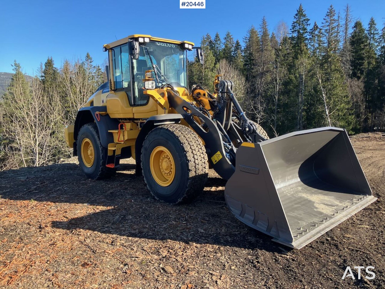 Volvo L70H - Gumikerekes homlokrakodó: 5 kép. Volvo L70H - Gumikerekes homlokrakodó: 5 kép.