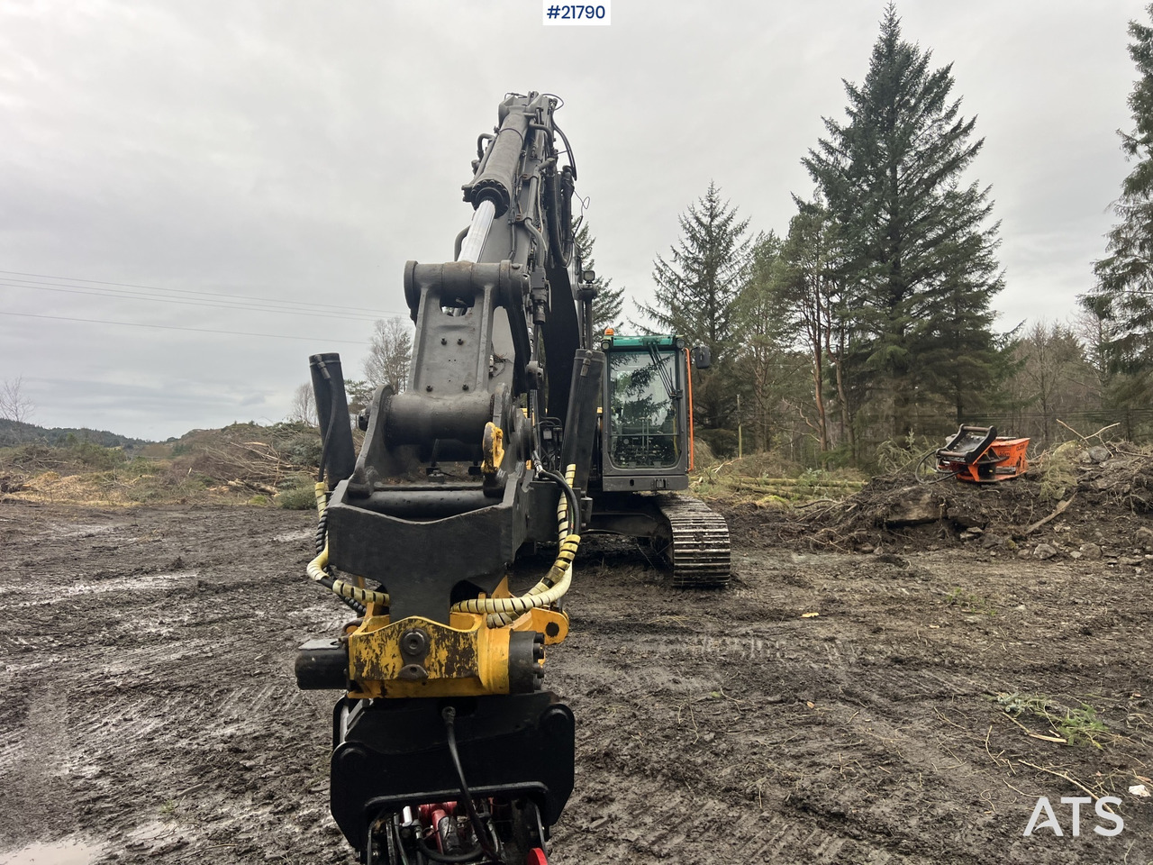 Volvo ec210cl gravemaskin m/ rototilt, pusseskuffe og tannskuffe - Kotrógép: 3 kép. Volvo ec210cl gravemaskin m/ rototilt, pusseskuffe og tannskuffe - Kotrógép: 3 kép.