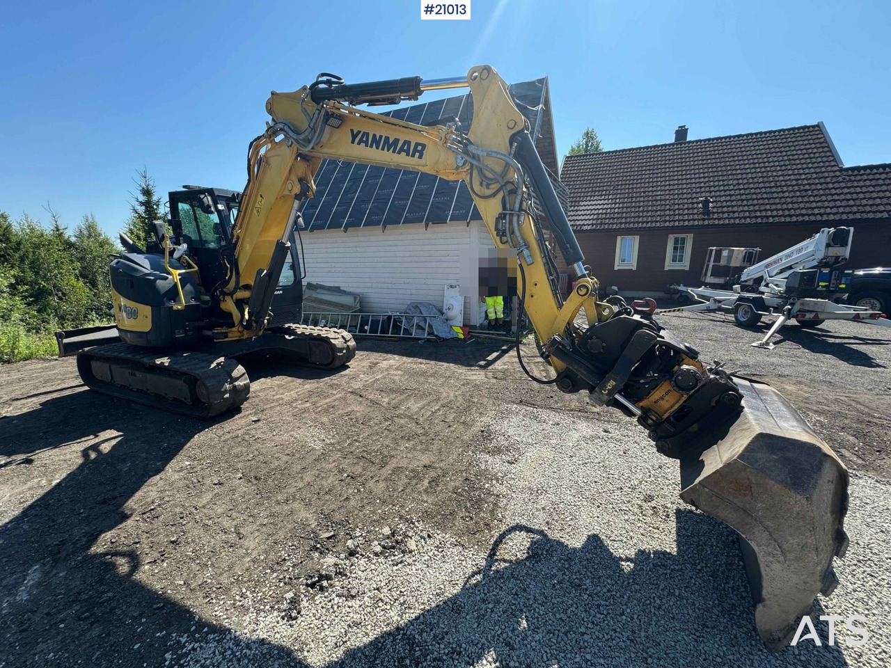 Yanmar VI080-1a - Lánctalpas kotró: 3 kép. Yanmar VI080-1a - Lánctalpas kotró: 3 kép.