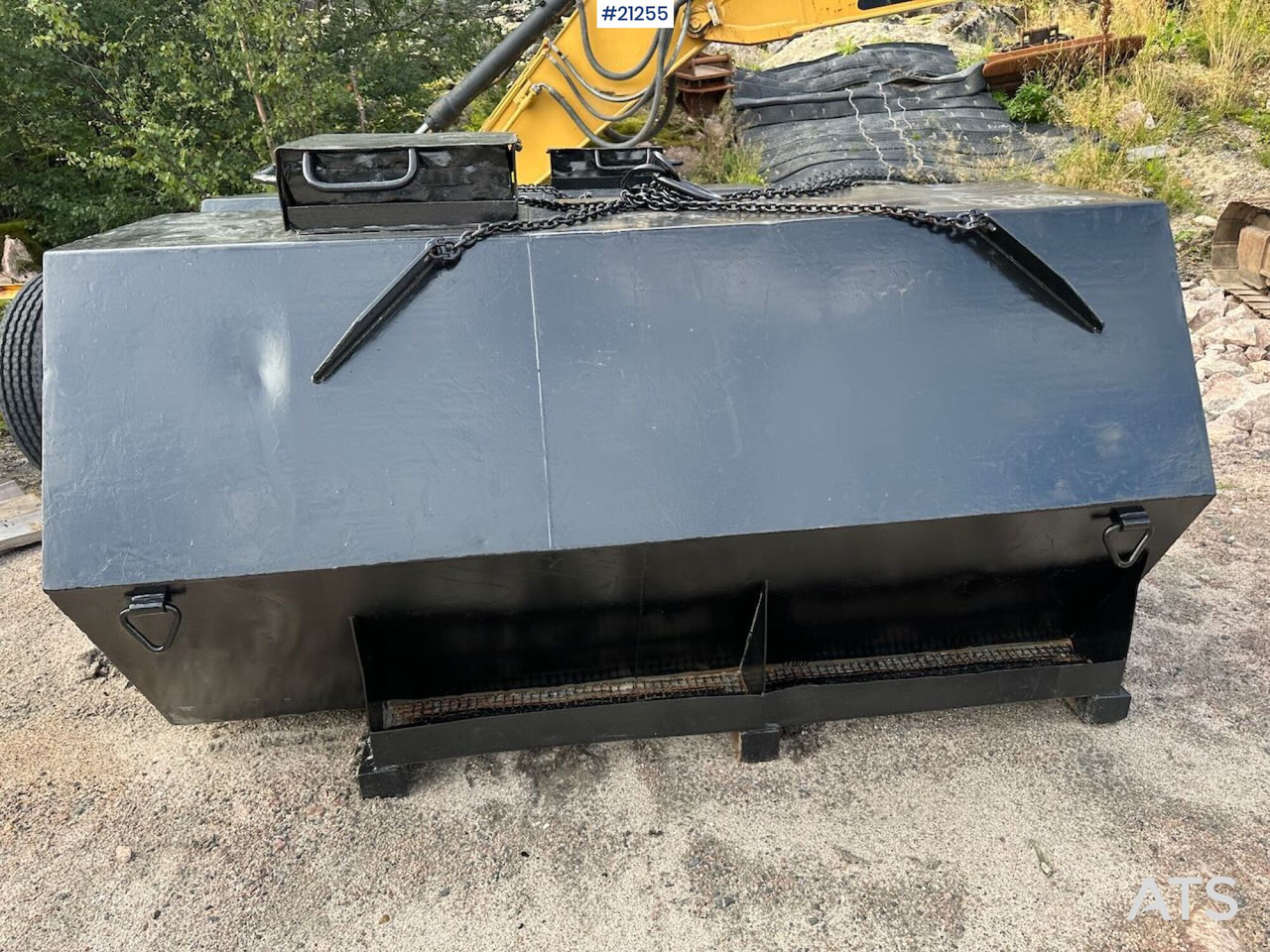 Dieseltanker på 2000L - Tároló tartály: 2 kép. Dieseltanker på 2000L - Tároló tartály: 2 kép.