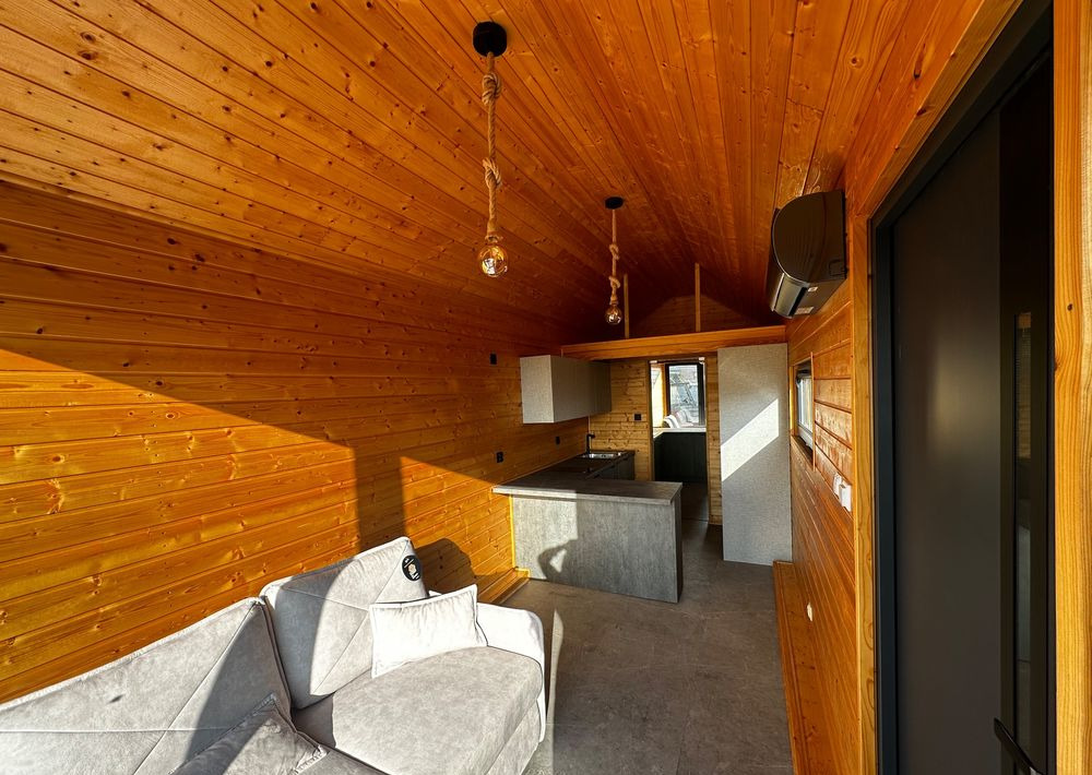 Boro Drewniany DOMEK MOBILNY na przyczepie 7,5m x 2,5m - Lakókocsi: 3 kép. Boro Drewniany DOMEK MOBILNY na przyczepie 7,5m x 2,5m - Lakókocsi: 3 kép.