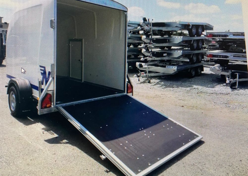 Niewiadów Furgon Niewiadów F1334 z trapem wjazdowym - Autó utánfutó: 5 kép. Niewiadów Furgon Niewiadów F1334 z trapem wjazdowym - Autó utánfutó: 5 kép.