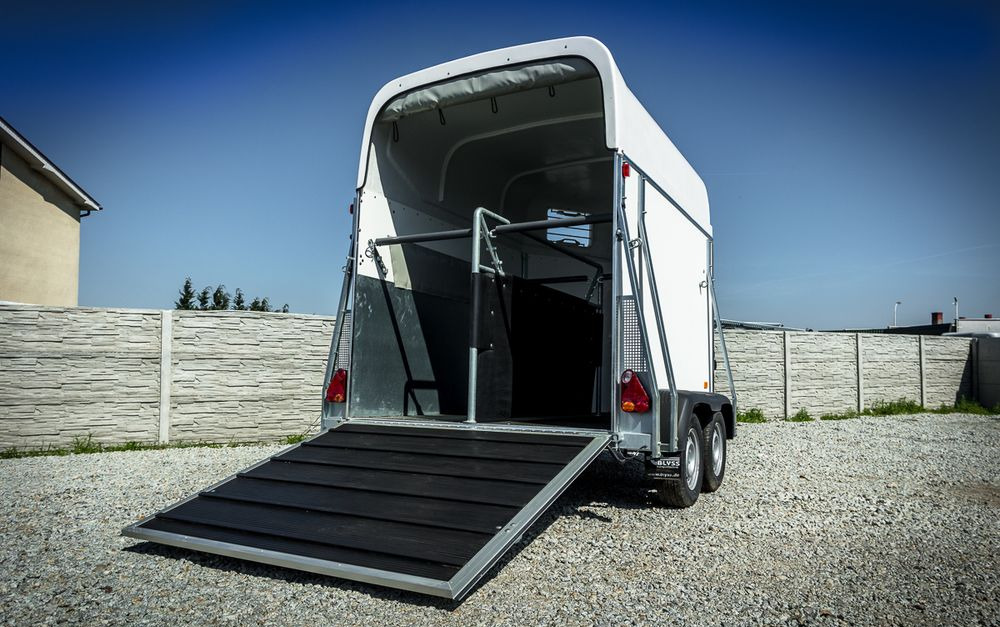 Niewiadów nowa PRZYCZEPA KONIOWA!! - Lószállító utánfutó: 4 kép. Niewiadów nowa PRZYCZEPA KONIOWA!! - Lószállító utánfutó: 4 kép.