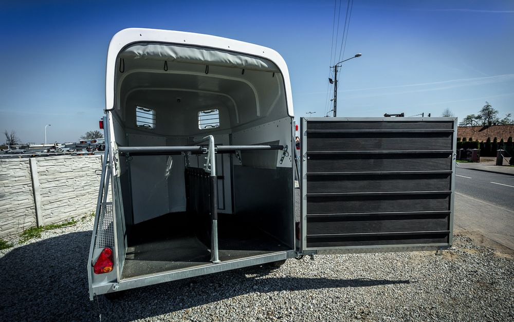 Niewiadów nowa PRZYCZEPA KONIOWA!! - Lószállító utánfutó: 5 kép. Niewiadów nowa PRZYCZEPA KONIOWA!! - Lószállító utánfutó: 5 kép.