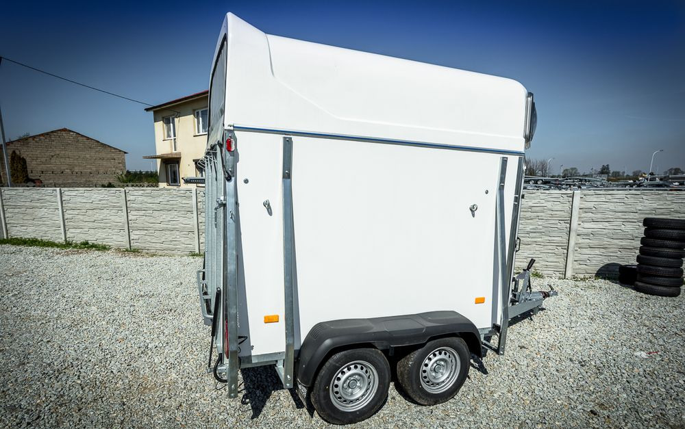 Niewiadów nowa PRZYCZEPA KONIOWA!! - Lószállító utánfutó: 2 kép. Niewiadów nowa PRZYCZEPA KONIOWA!! - Lószállító utánfutó: 2 kép.