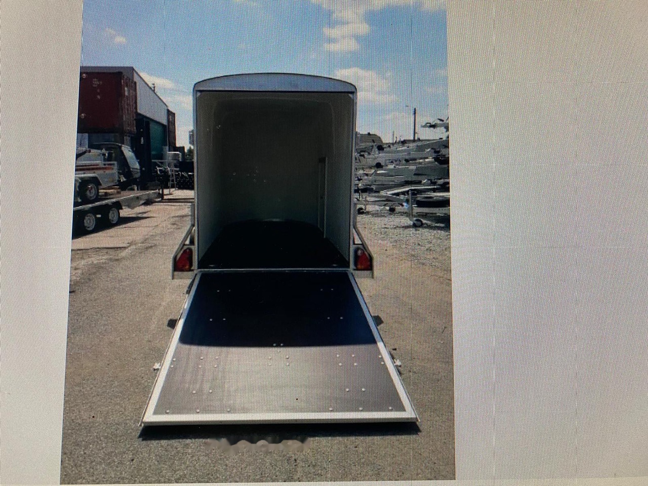 Niewiadów F1334 - Pótkocsi: 2 kép. Niewiadów F1334 - Pótkocsi: 2 kép.