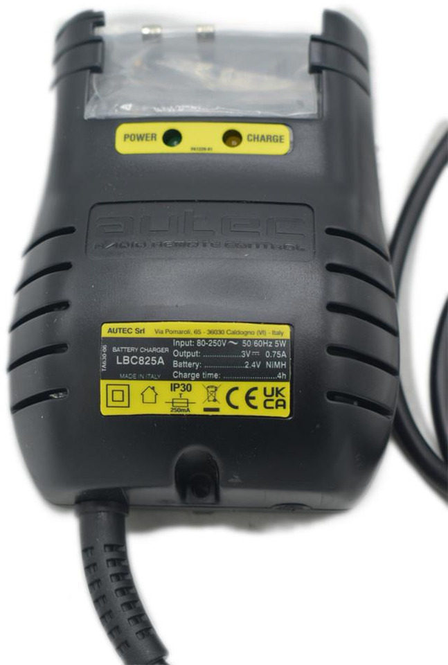 Autec original charger LBC825A - Elektromos rendszer - Rakodódaru: 4 kép. Autec original charger LBC825A - Elektromos rendszer - Rakodódaru: 4 kép.