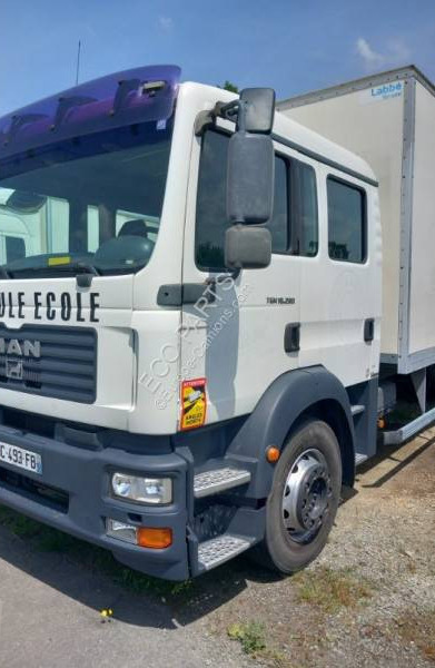 MAN TGM 18.280 - Dobozos felépítményű teherautó: 4 kép. MAN TGM 18.280 - Dobozos felépítményű teherautó: 4 kép.