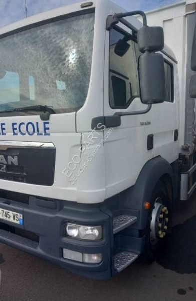 MAN TGM 18.290 - Ponyvás teherautó: 2 kép. MAN TGM 18.290 - Ponyvás teherautó: 2 kép.