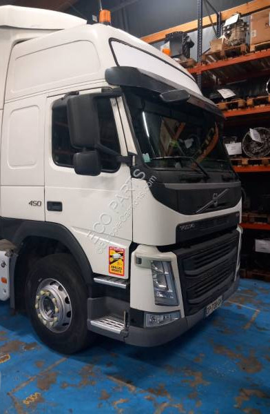 Volvo FM11 450 - Nyergesvontató: 2 kép. Volvo FM11 450 - Nyergesvontató: 2 kép.