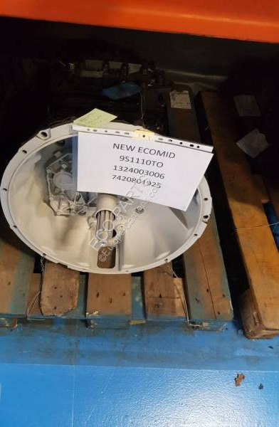 Renault - Erőátvitel - Teherautó: 1 kép. Renault - Erőátvitel - Teherautó: 1 kép.