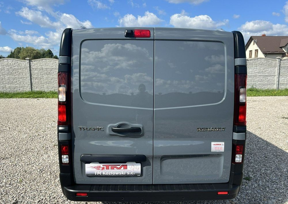 Renault Trafic - Minibusz, Kisbusz: 4 kép. Renault Trafic - Minibusz, Kisbusz: 4 kép.