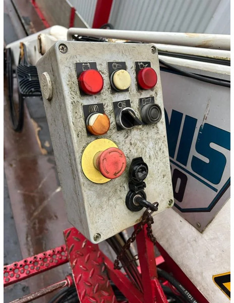 Platós félpótkocsi Carnehl Stenen vervoer oplegger met Kennis kraan: 8 kép. Platós félpótkocsi Carnehl Stenen vervoer oplegger met Kennis kraan: 8 kép.