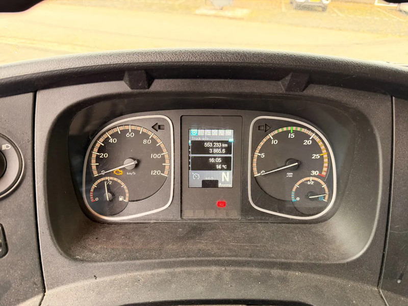 Mercedes-Benz Atego 816 EURO VI - Dobozos felépítményű teherautó: 4 kép. Mercedes-Benz Atego 816 EURO VI - Dobozos felépítményű teherautó: 4 kép.