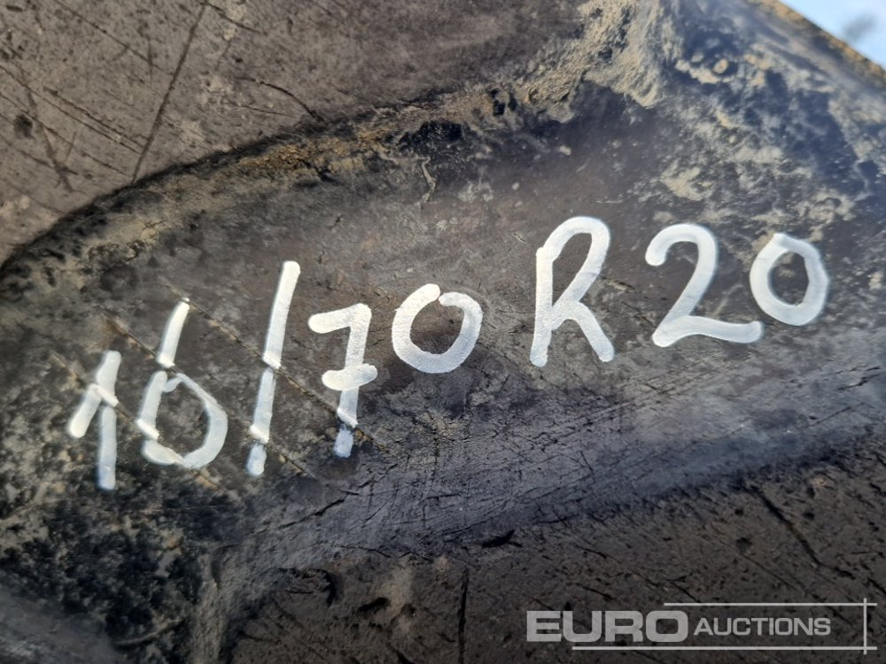 Gumiabroncs 16/70R20 Tyres (4 of): 6 kép.