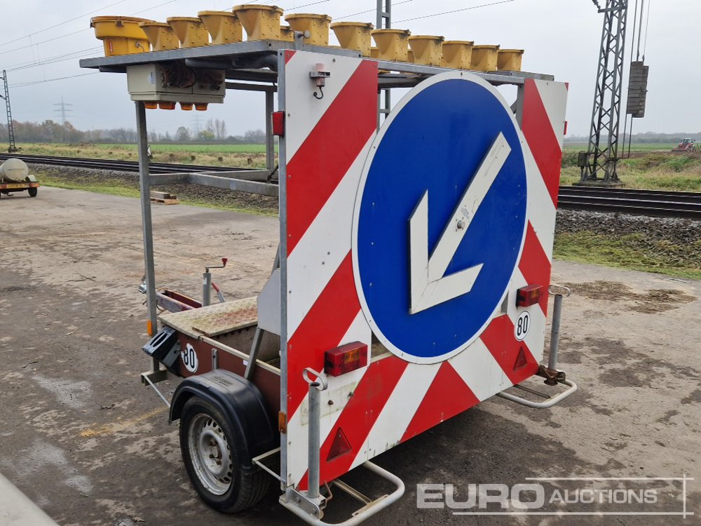 1995 Nissen Single Axle Traffic Control Trailer (German Reg. Docs. Available) - Építőipari berendezések, Pótkocsi: 3 kép. 1995 Nissen Single Axle Traffic Control Trailer (German Reg. Docs. Available) - Építőipari berendezések, Pótkocsi: 3 kép.