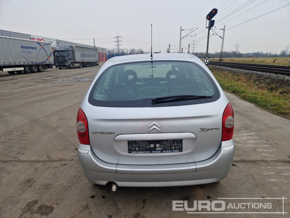 2004 Citroen Xsara Picasso - Autó: 4 kép. 2004 Citroen Xsara Picasso - Autó: 4 kép.