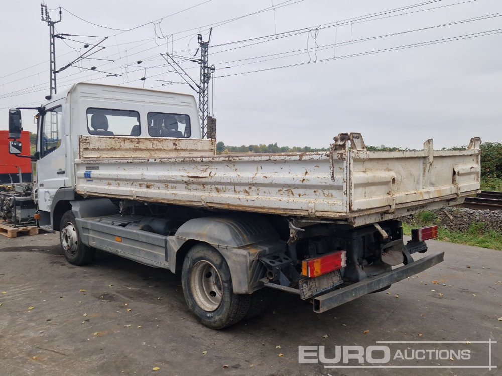 2005 Mercedes 818 - Billenőplatós teherautó: 3 kép. 2005 Mercedes 818 - Billenőplatós teherautó: 3 kép.