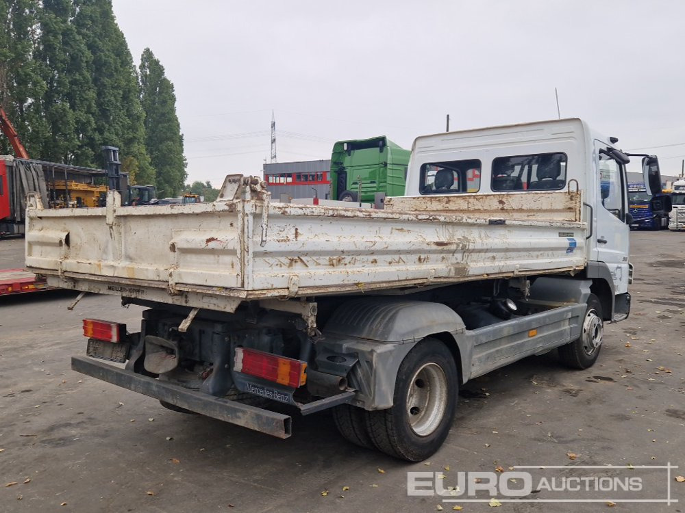 2005 Mercedes 818 - Billenőplatós teherautó: 5 kép. 2005 Mercedes 818 - Billenőplatós teherautó: 5 kép.