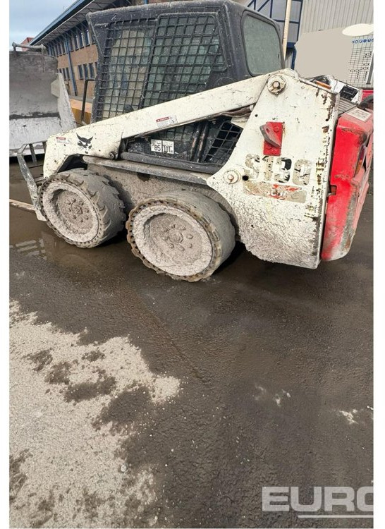 2007 Bobcat S130 - Mini homlokrakodó: 1 kép. 2007 Bobcat S130 - Mini homlokrakodó: 1 kép.