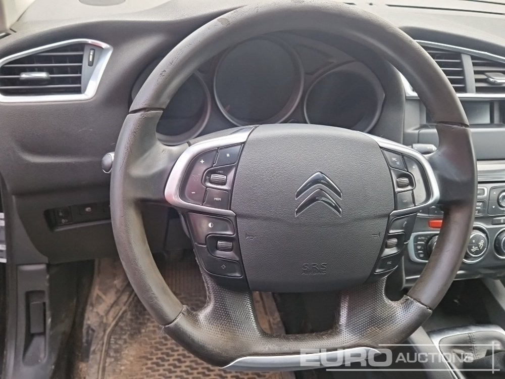 Autó 2011 Citreon C4: 30 kép. Autó 2011 Citreon C4: 30 kép.