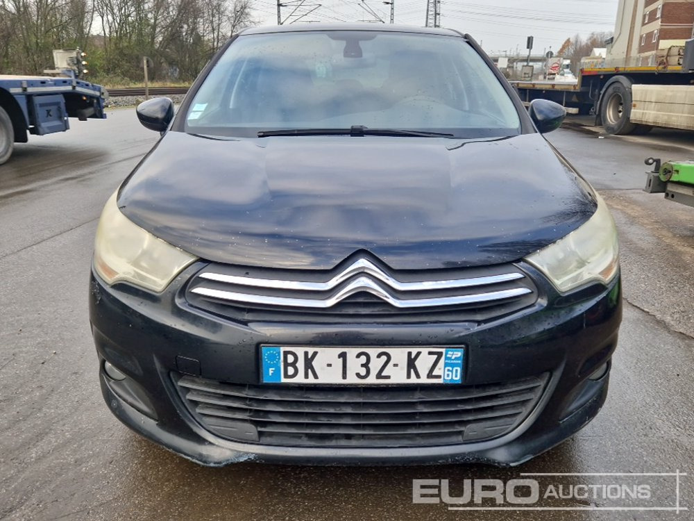 Autó 2011 Citreon C4: 8 kép. Autó 2011 Citreon C4: 8 kép.