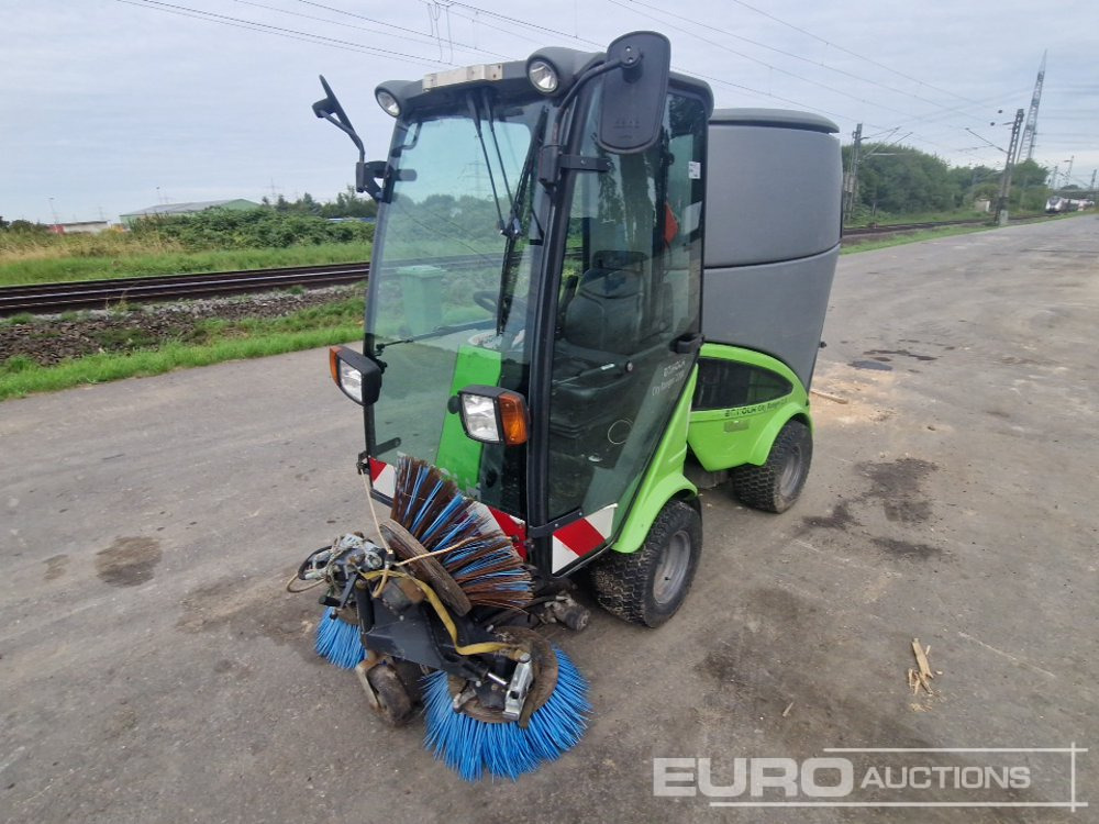 2011 EGHOLM FV2200 Sweeper - Utcaseprő gép: 1 kép. 2011 EGHOLM FV2200 Sweeper - Utcaseprő gép: 1 kép.