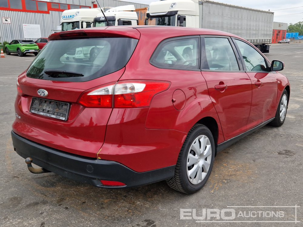 2011 Ford Focus - Autó: 5 kép. 2011 Ford Focus - Autó: 5 kép.