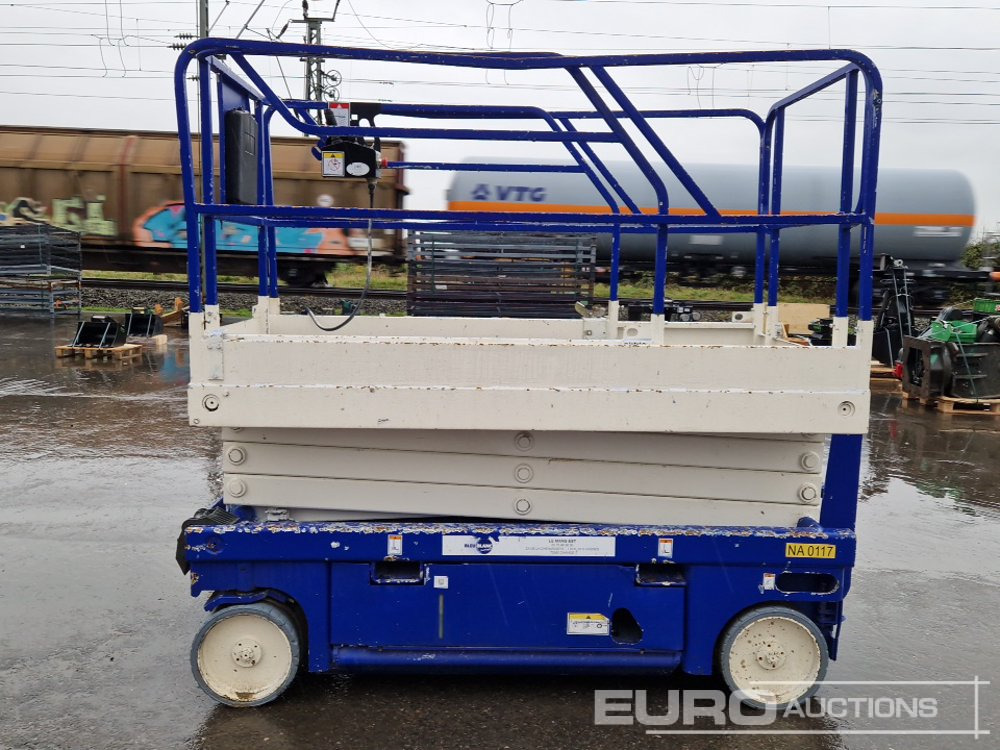 2011 Haulotte Compact 10 - Emelő: 5 kép. 2011 Haulotte Compact 10 - Emelő: 5 kép.