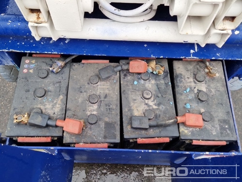 Emelő 2011 Haulotte Compact 10: 15 kép.