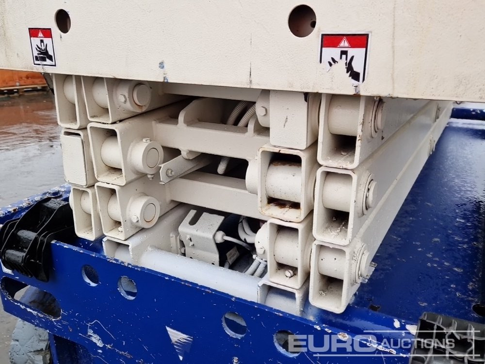 Emelő 2011 Haulotte Compact 10: 13 kép.