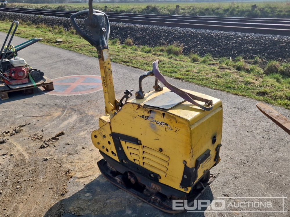 2012 Bomag Walk Behind Compaction Plate - Aszfaltozó gép: 2 kép. 2012 Bomag Walk Behind Compaction Plate - Aszfaltozó gép: 2 kép.
