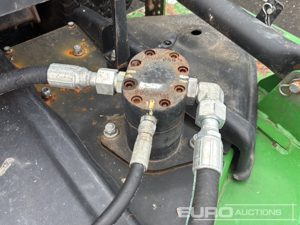 Kerti fűkasza 2012 John Deere 1600: 15 kép. Kerti fűkasza 2012 John Deere 1600: 15 kép.