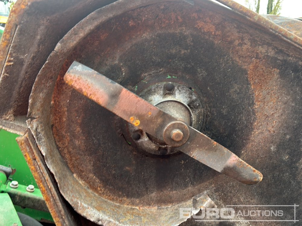 Kerti fűkasza 2012 John Deere 1600: 42 kép. Kerti fűkasza 2012 John Deere 1600: 42 kép.