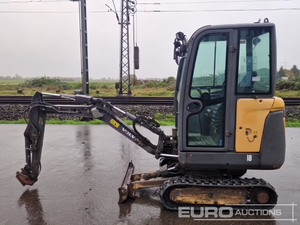 2012 Volvo EC18C - Minikotró: 2 kép. 2012 Volvo EC18C - Minikotró: 2 kép.