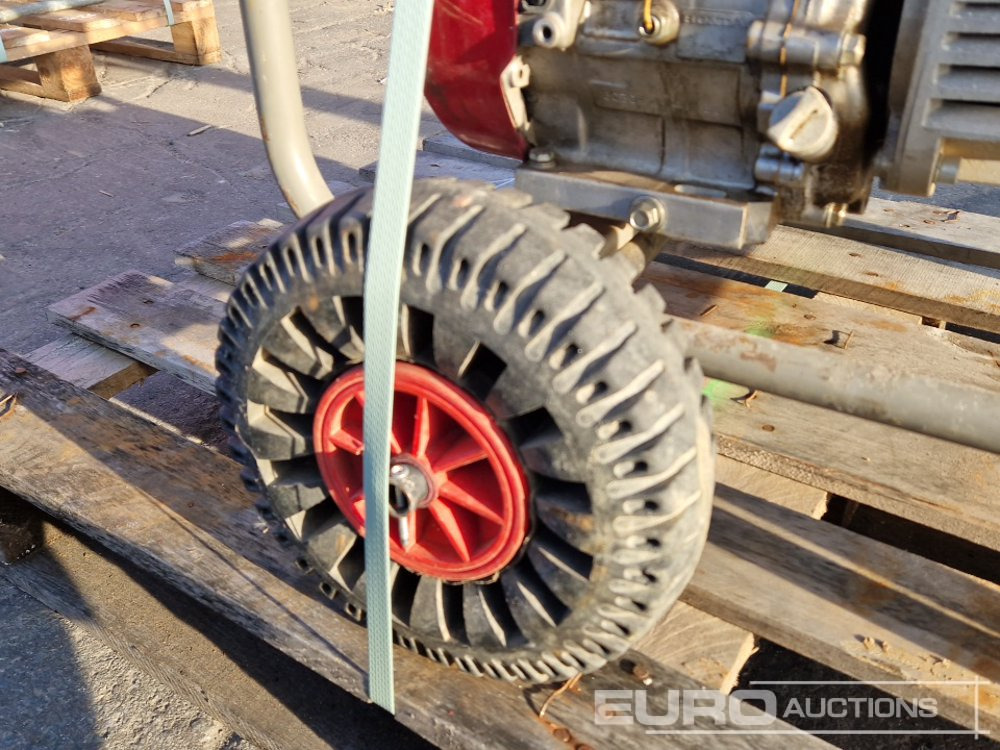 2013 Pramac ES8000 - Áramfejlesztő: 5 kép. 2013 Pramac ES8000 - Áramfejlesztő: 5 kép.