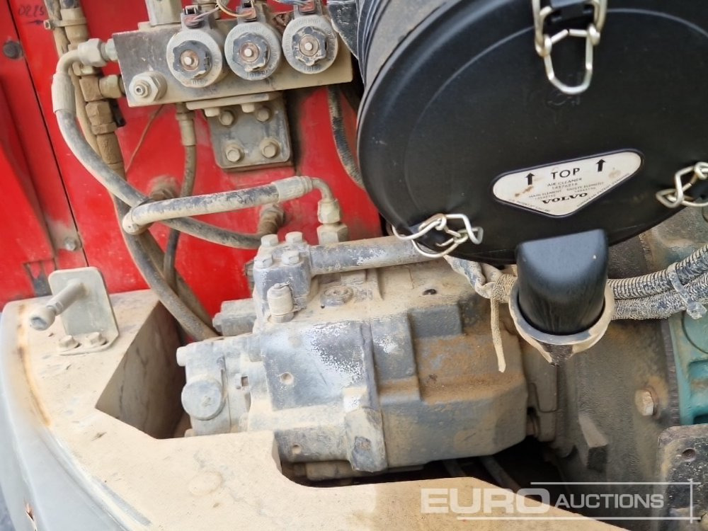 Minikotró 2013 Volvo ECR88: 19 kép.