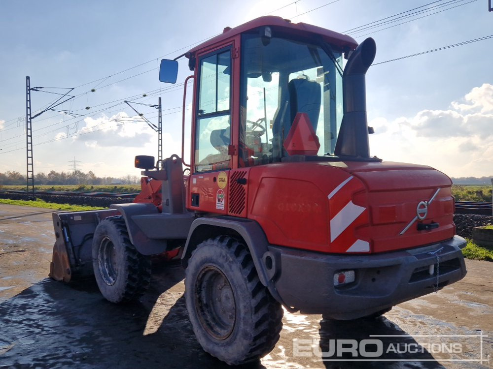 2013 Volvo L30G - Gumikerekes homlokrakodó: 3 kép. 2013 Volvo L30G - Gumikerekes homlokrakodó: 3 kép.