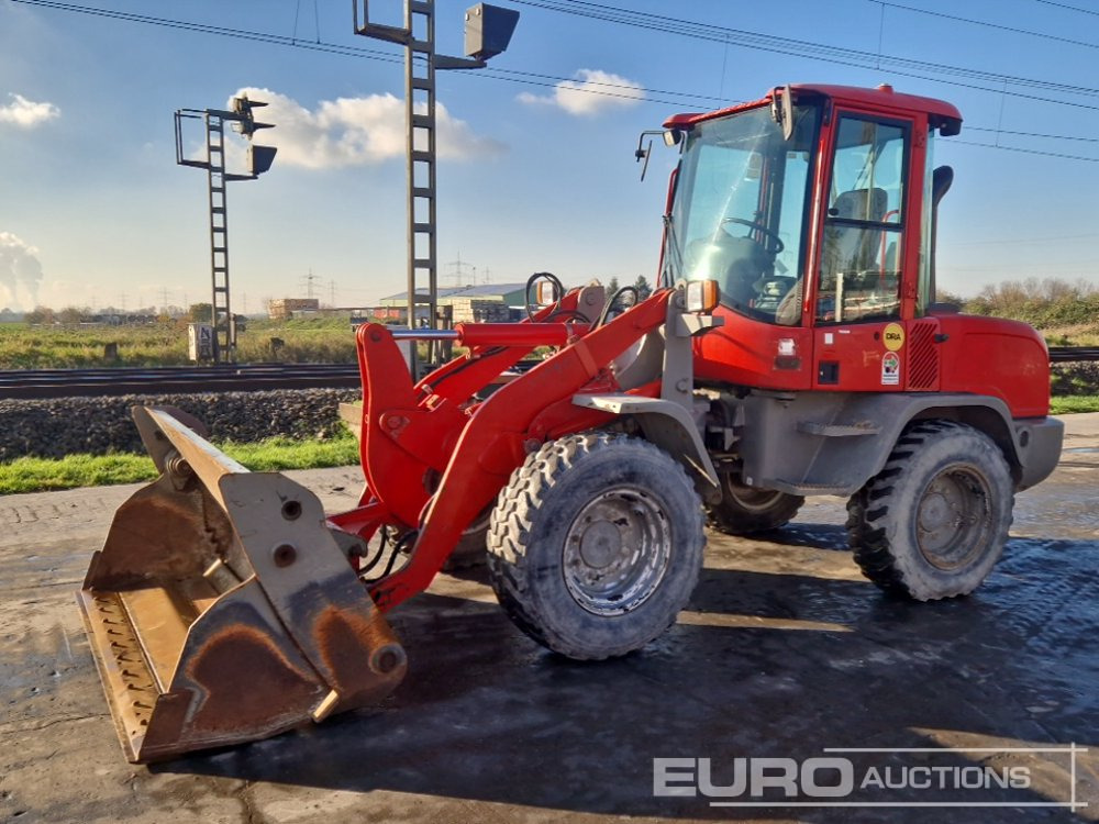 2013 Volvo L30G - Gumikerekes homlokrakodó: 1 kép. 2013 Volvo L30G - Gumikerekes homlokrakodó: 1 kép.