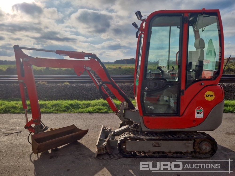 2013 Yanmar SV17-EX - Minikotró: 2 kép. 2013 Yanmar SV17-EX - Minikotró: 2 kép.