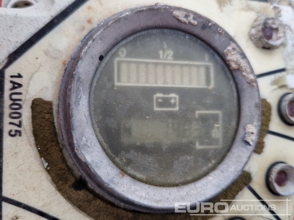 2014 ATN PIAF 880R - Emelő: 5 kép. 2014 ATN PIAF 880R - Emelő: 5 kép.