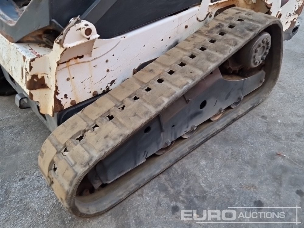 2014 Bobcat T590 - Mini homlokrakodó: 5 kép. 2014 Bobcat T590 - Mini homlokrakodó: 5 kép.