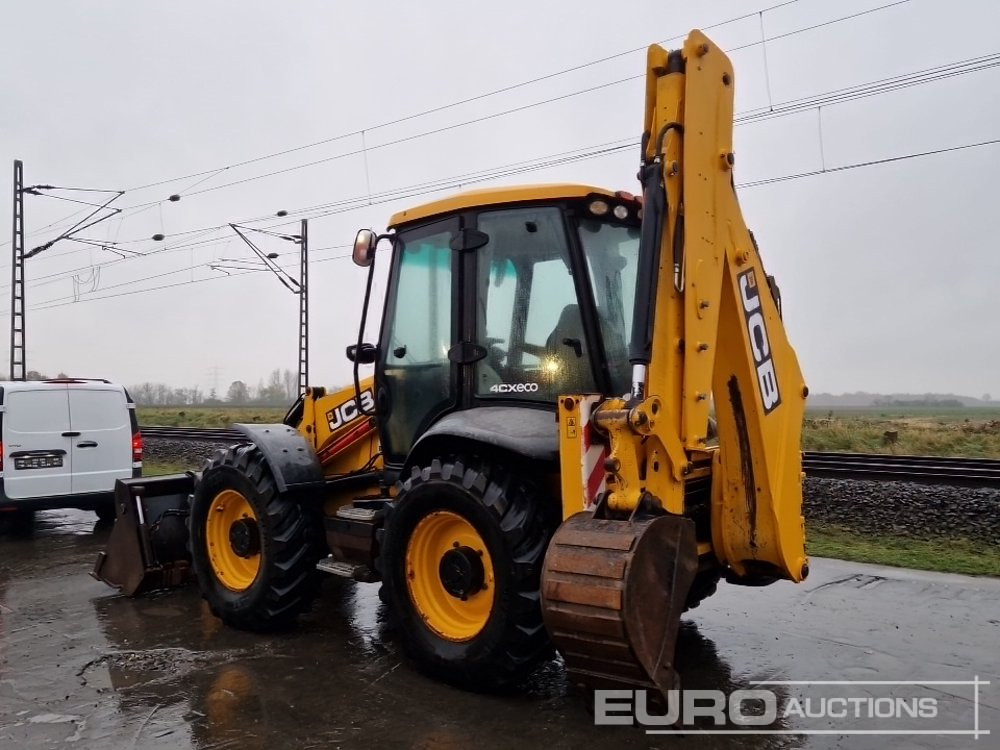 2014 JCB 4CX - Kotrórakodó: 3 kép. 2014 JCB 4CX - Kotrórakodó: 3 kép.