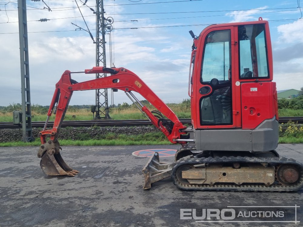 2014 Volvo ECR25D - Minikotró: 2 kép. 2014 Volvo ECR25D - Minikotró: 2 kép.